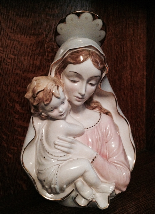 Statue Of Mother Marry With Jesus Christ