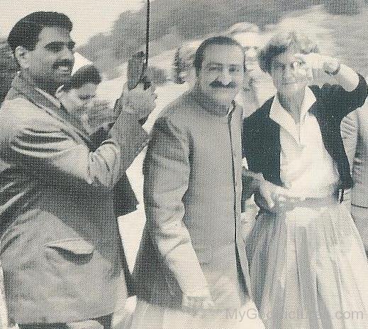 Avatar Meher Baba Ji With People