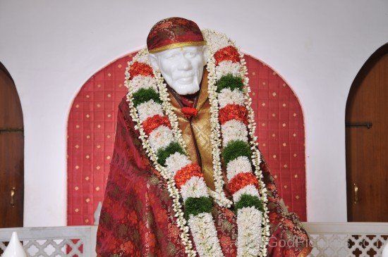 Beautiful Murti - Sai Baba Ji