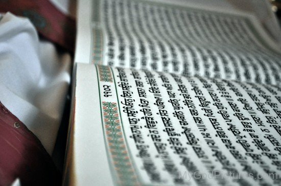 Close Up Picture Of Dhan Sri Guru Granth Sahib Ji