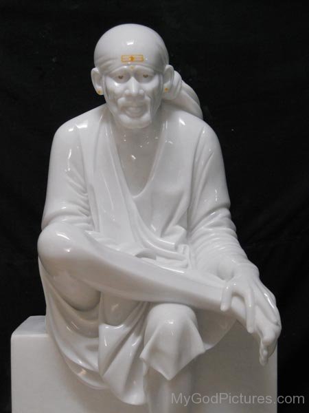 Sai Baba Statue