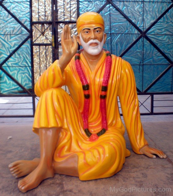 Sitting Statue Of Sai Baba Ji