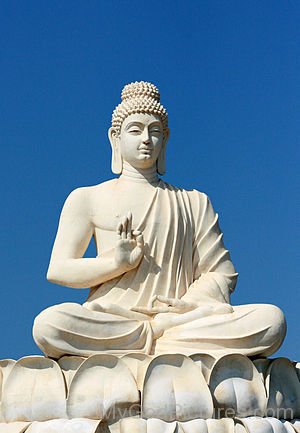 White Marble Statue Of Lord Gautam Buddha Ji