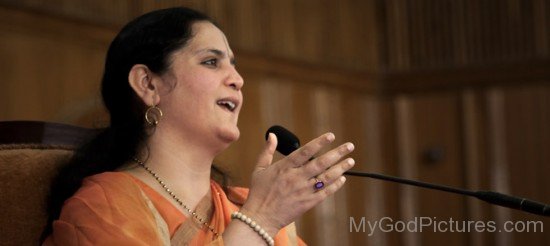 Anandmurti Gurumaa During Speech