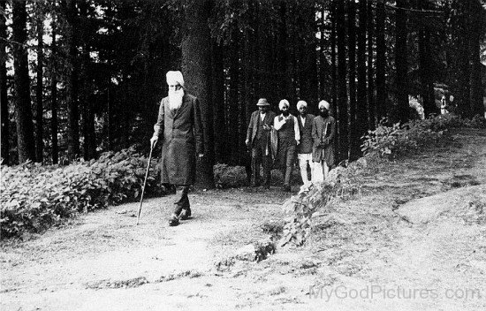 Baba Sawan Singh Walking In Garden