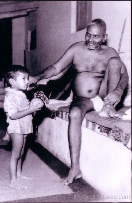 Bhagawan Nityananda Blessing Child