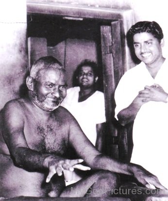 Bhagawan Nityananda With His Devotee