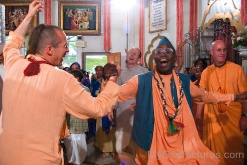 Bhakti Tirtha Swami Dancing