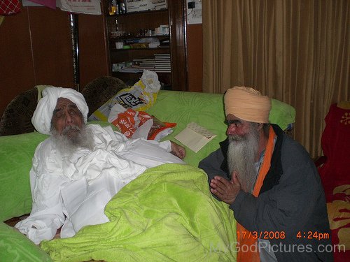 Image Of Baba AJit Singh Ji With His Follower