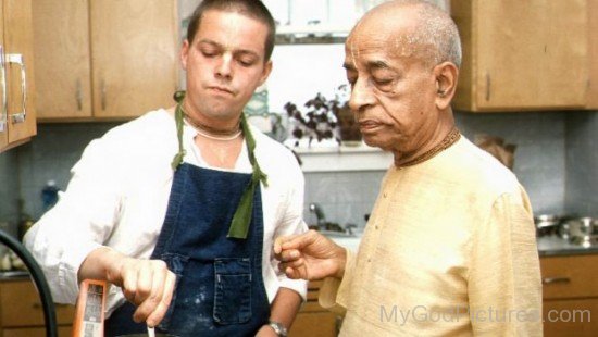 Prabhupada Observing Devotee Cook In Kitchen