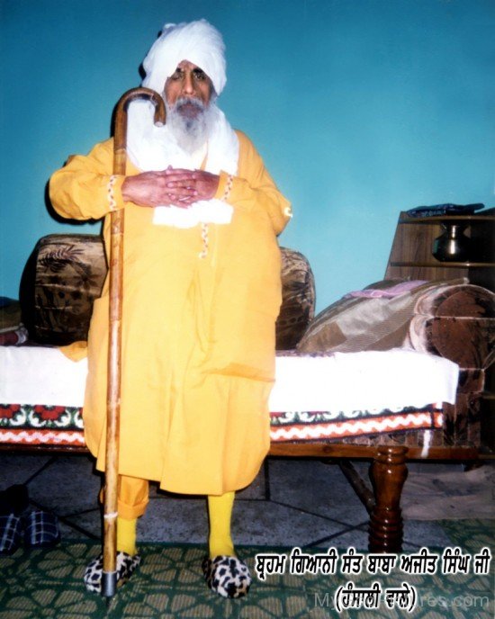 Sant baba Ajit Sing Ji Wearing A Yellow Dress