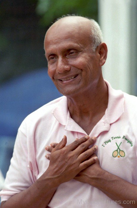 Sri Chinmoy Photo