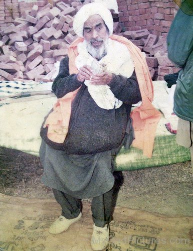 Standing Image Of Baba Ajit singh Ji In Black Dress
