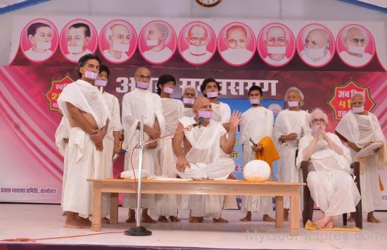 Acharya Mahashraman Sitting On Takhat