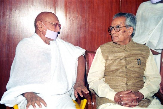 Acharya Shri Mahapragya Ji With Political Leader