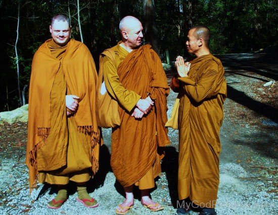 Ajahn Brahm With His Disciples