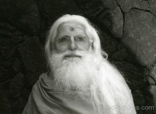 Black And White Picture Of Sivaya Subramuniyaswami