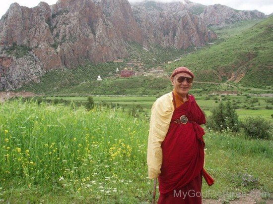 Karma Thinley Rinpoche Picture