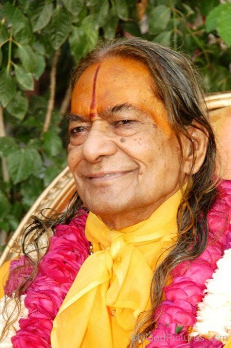 Kripalu Maharaj Ji Smilling