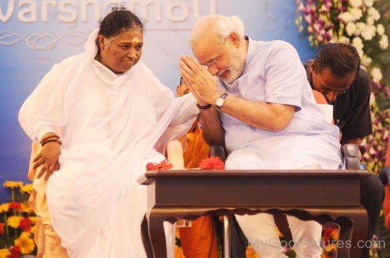 Mata Amritanandamayi Ji With Narender Modi