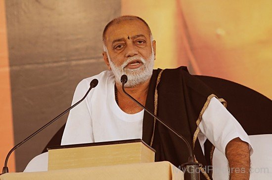 Morari Bapu Photo