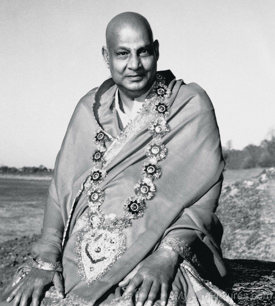 Picture Of Sivananda Saraswati Ji