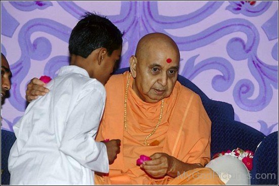 Pramukh Swami Maharaj With Little Boy