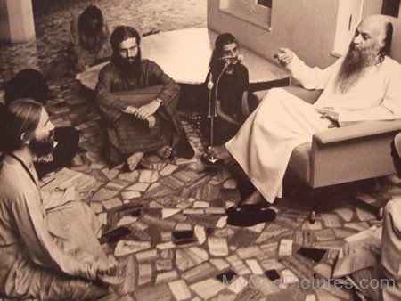 Rajneesh Osho With His Disciples