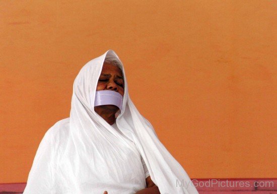 Sadhvi Kanakprabha Doing Meditation