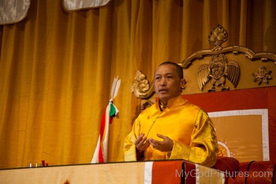 Sakyong Mipham Giving Lecture