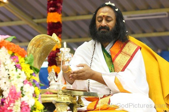 Sri Sri Ravi Shankar Doing Worship