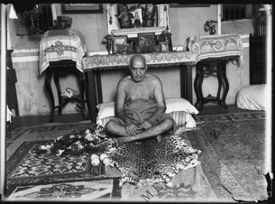 Upasni Maharaj In His Ashram