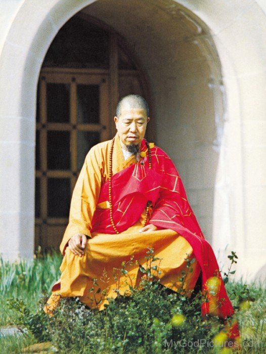 Hsuan Hua Sitting In Garden