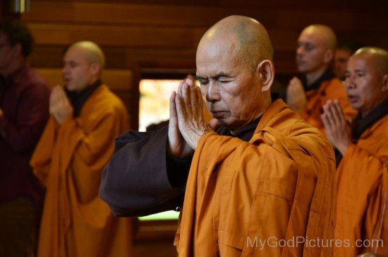 Thich Nhat Hanh Doing Prayer