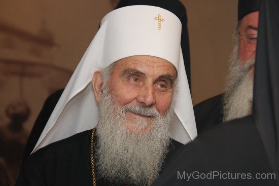 Patriarch Irinej of Serbia venerates shrines in Moscow