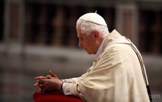 Pope Benedict Prays At John Paul-II-Coffin