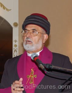 Patriarch Dinkha IV Addressing