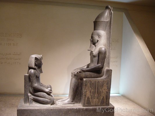 Statue Of Horemheb And God Atum-kj519