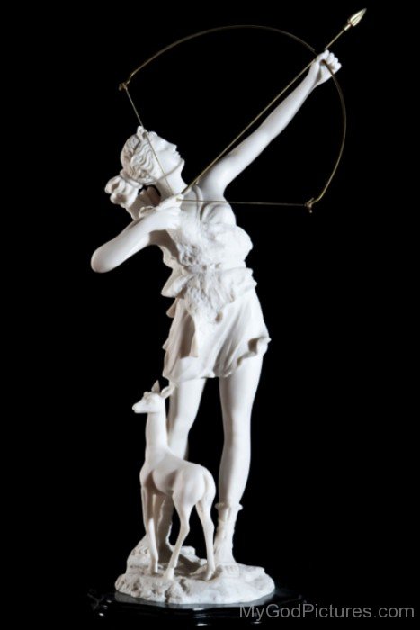 White Statue Of Artemis-ds425