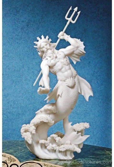 White Statue Of God Neptune-mu724