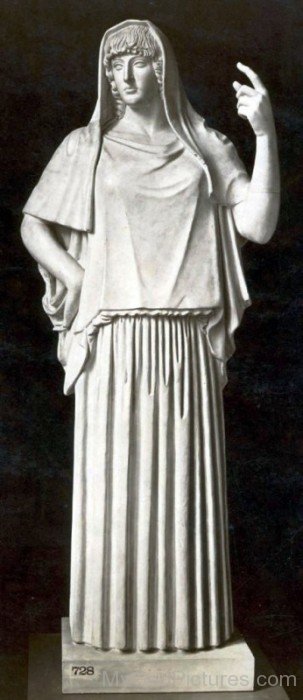 White Statue Of Hestia-yn620